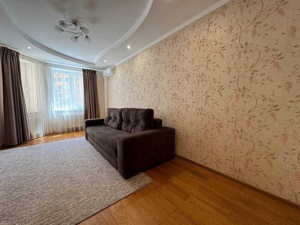 Продаж 1-кімнатної квартири 38 м², Л Українки, 26