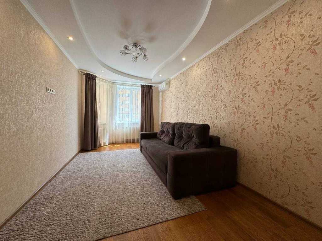 Продаж 1-кімнатної квартири 38 м², Л Українки, 26