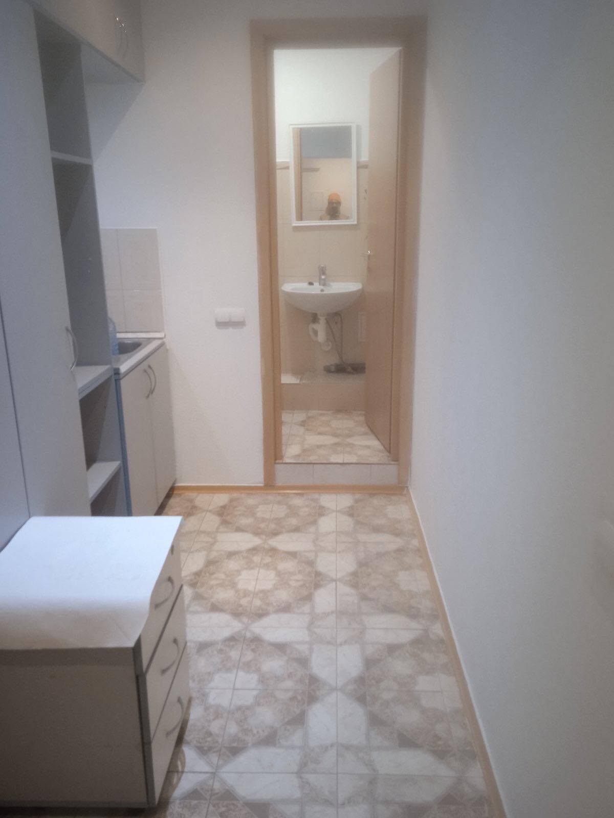 Продаж приміщення вільного призначення 82 м², Дегтярівська вул., 11В