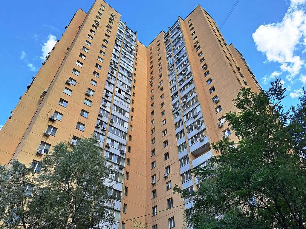 Продажа 4-комнатной квартиры 98 м², Дарницкий бул., 10