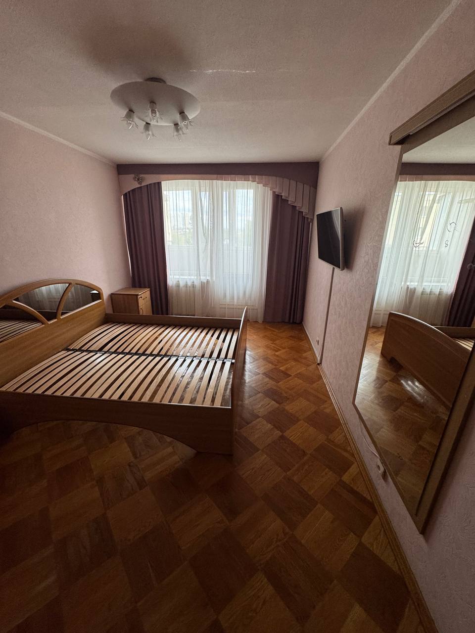 Продаж 3-кімнатної квартири 69.5 м², Березняківська вул., 30