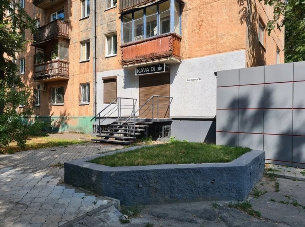 Продаж магазину 43 м², Богдана Хмельницького просп., 107