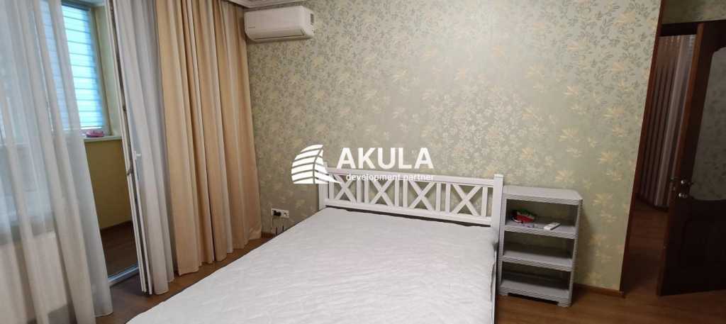 Продаж 3-кімнатної квартири 83 м², Драгоманова вул.