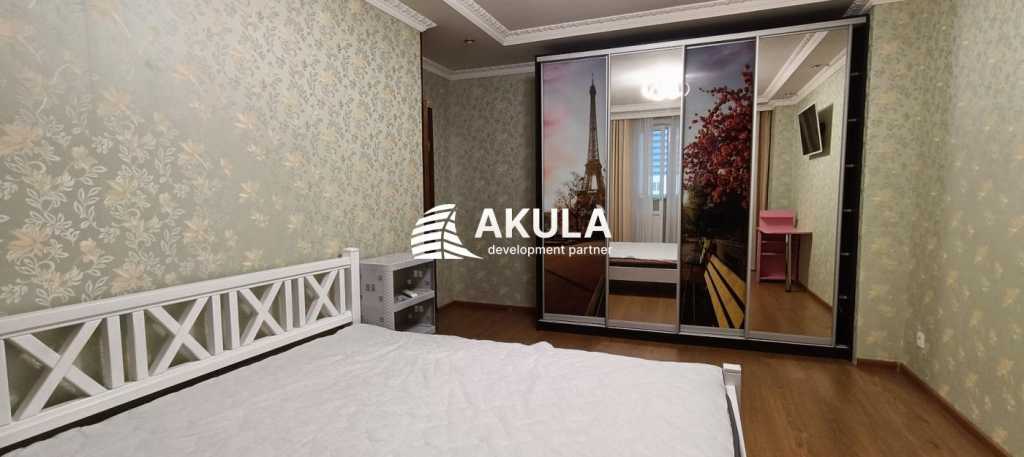 Продаж 3-кімнатної квартири 83 м², Драгоманова вул.