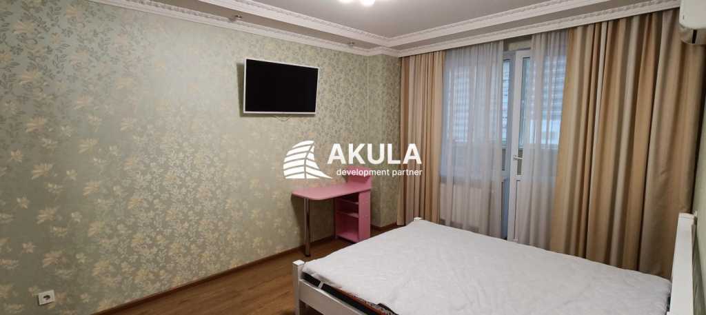 Продаж 3-кімнатної квартири 83 м², Драгоманова вул.