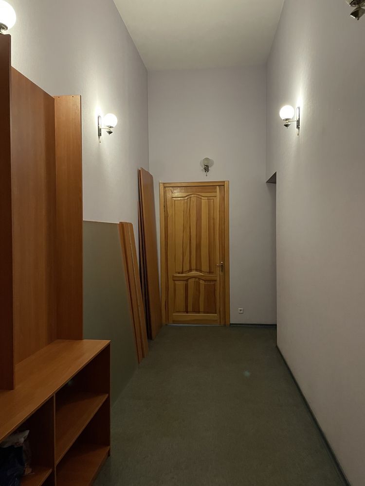 Продаж офісу 86 м², Княгині Ольги вул.