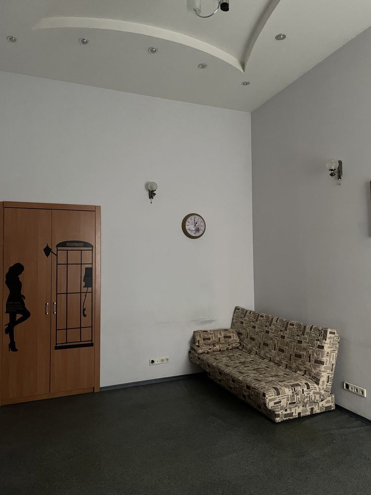 Продаж офісу 86 м², Княгині Ольги вул.