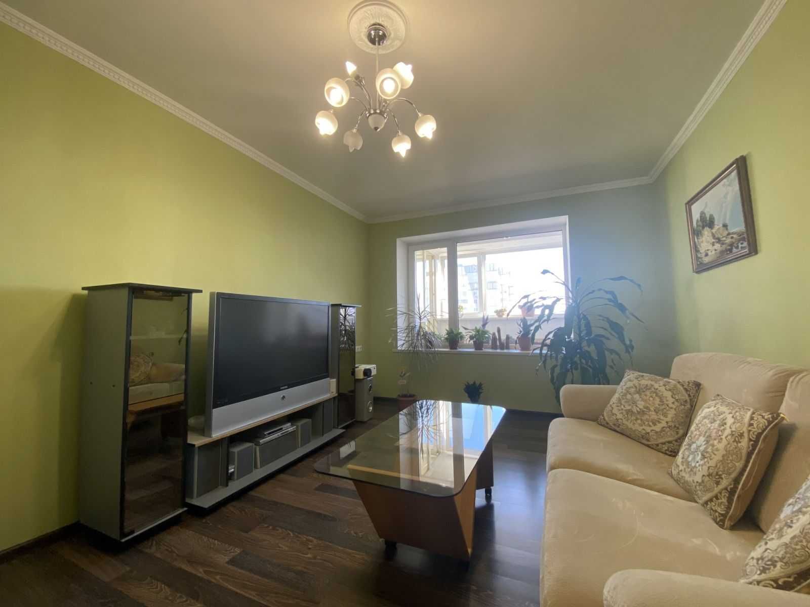 Продажа 3-комнатной квартиры 70 м², Рабочая ул., 152