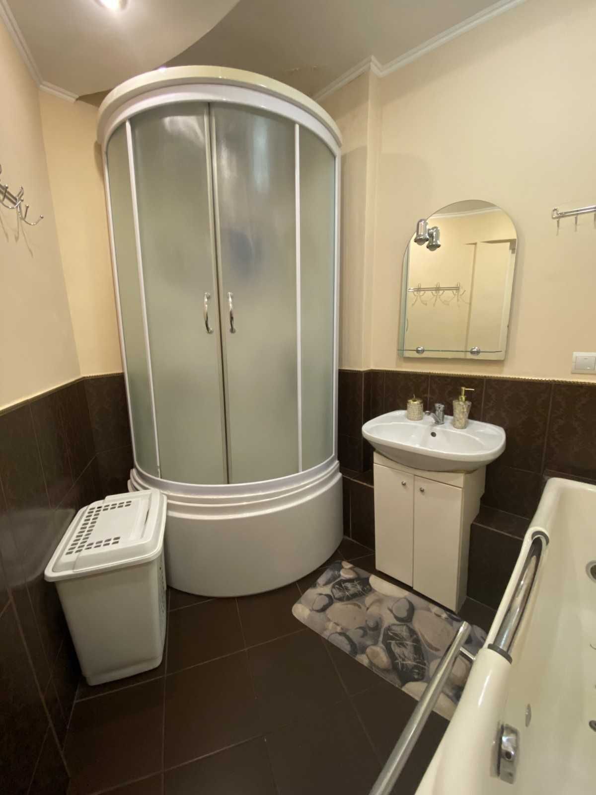 Продаж 3-кімнатної квартири 70 м², Робітнича вул., 152