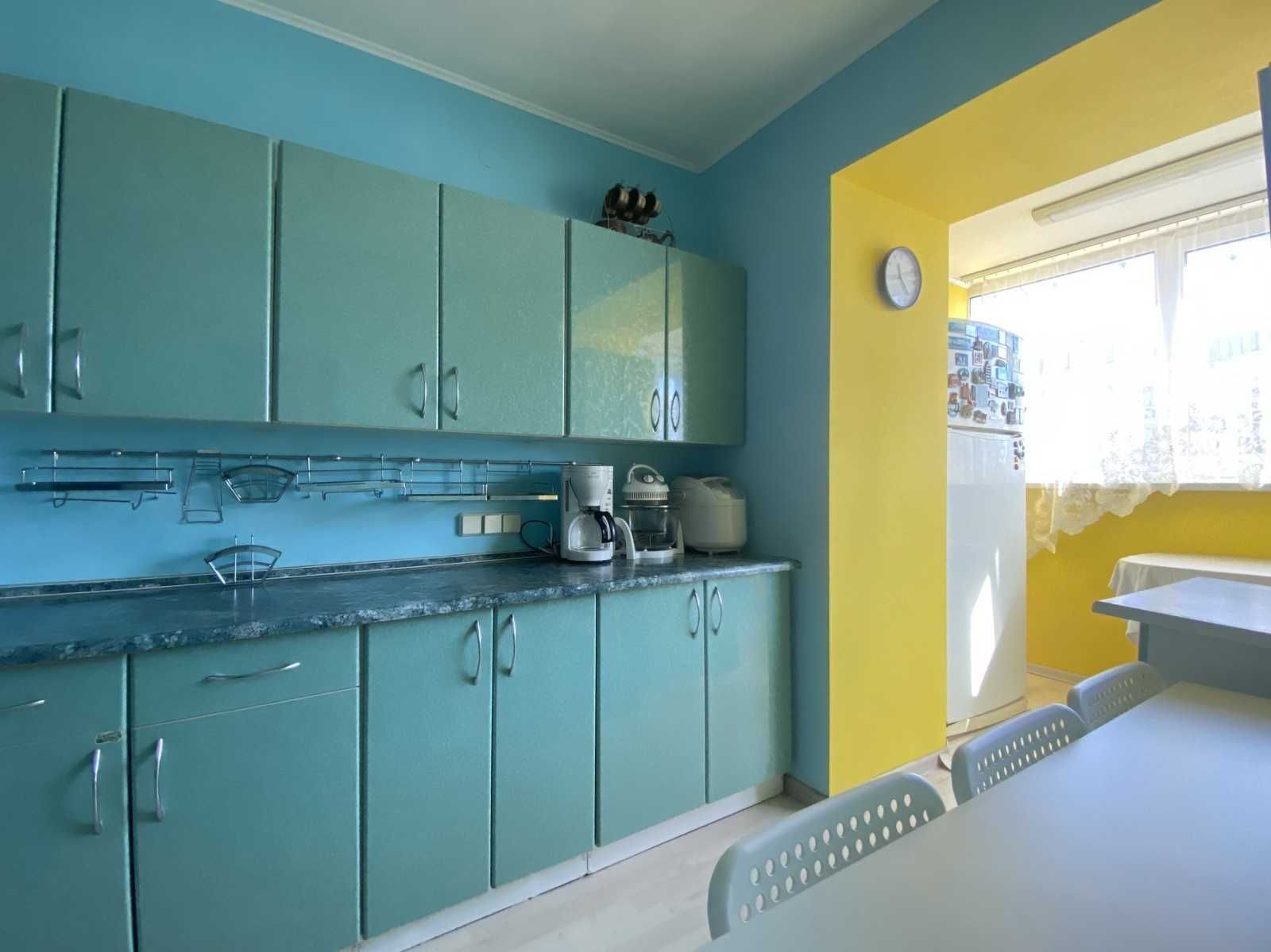 Продаж 3-кімнатної квартири 70 м², Робітнича вул., 152