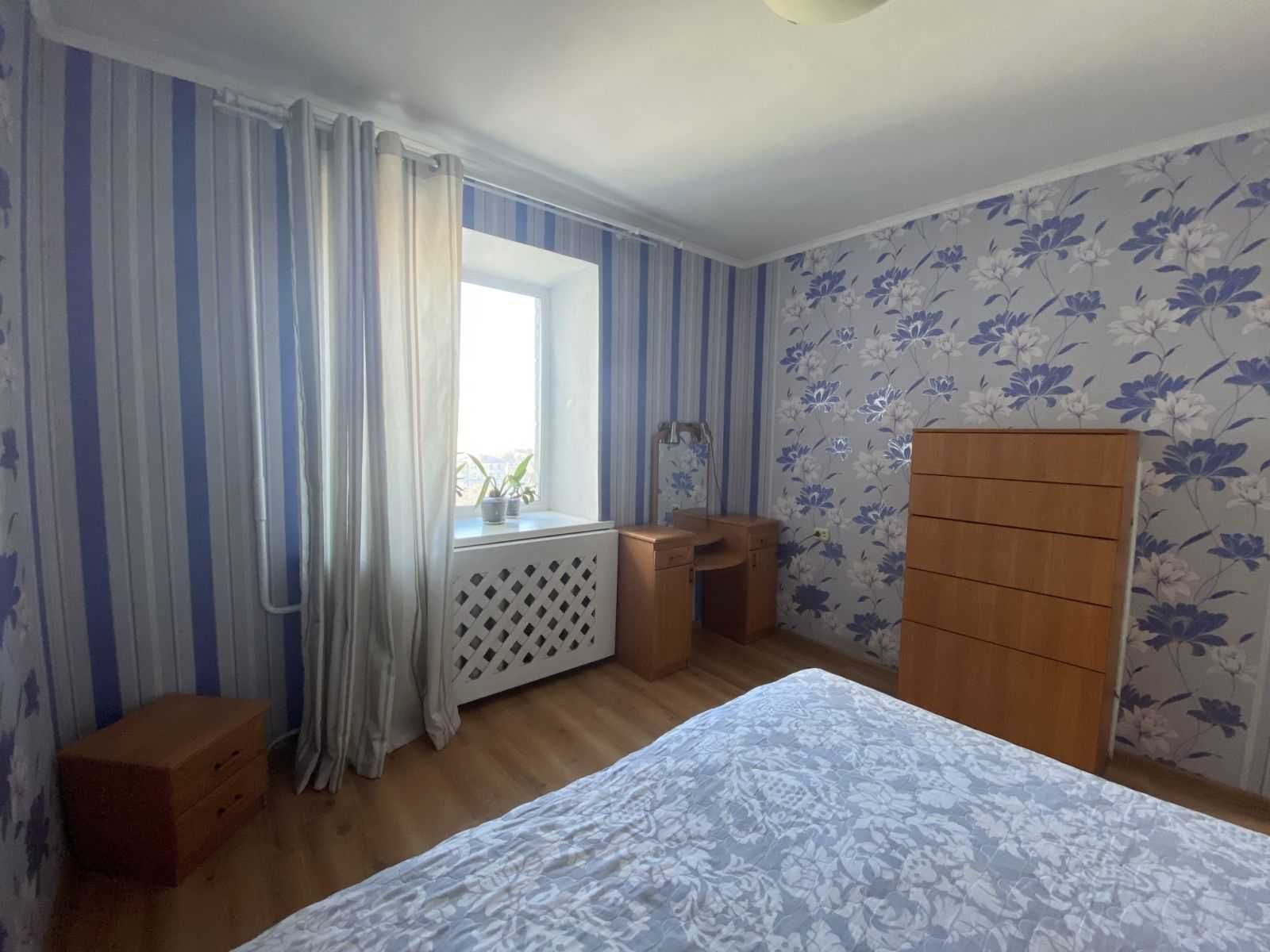 Продаж 3-кімнатної квартири 70 м², Робітнича вул., 152
