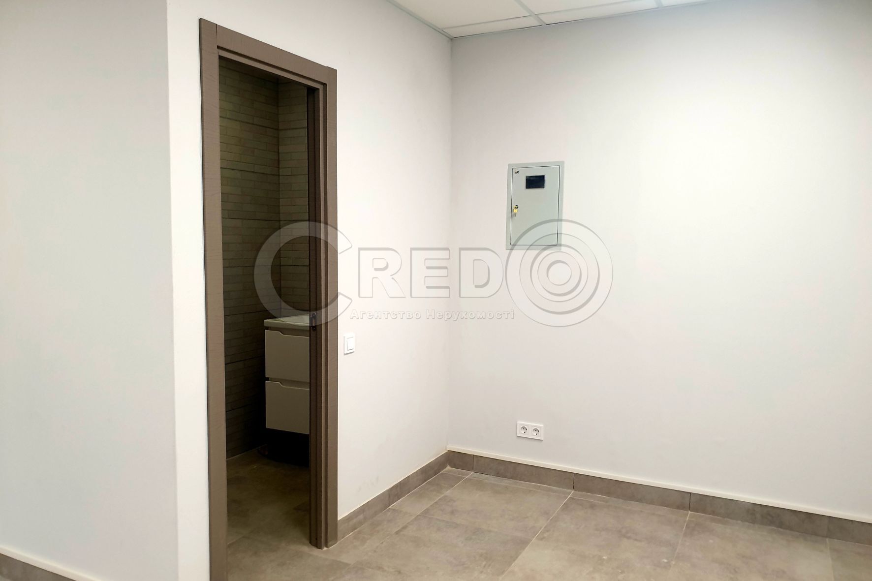 Продаж торговельного приміщення 25.1 м², Софії Перовської вул.