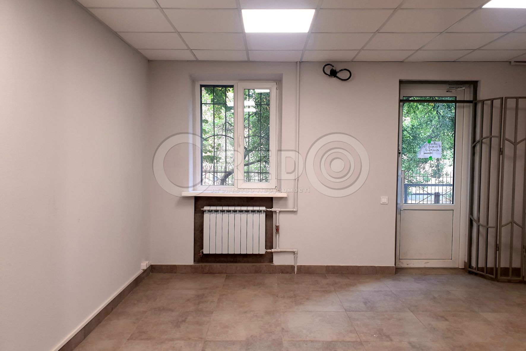 Продаж торговельного приміщення 25.1 м², Софії Перовської вул.