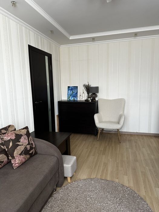 Продаж 2-кімнатної квартири 37 м², Джерельна вул.