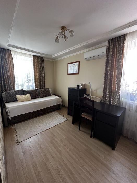 Продаж 2-кімнатної квартири 37 м², Джерельна вул.