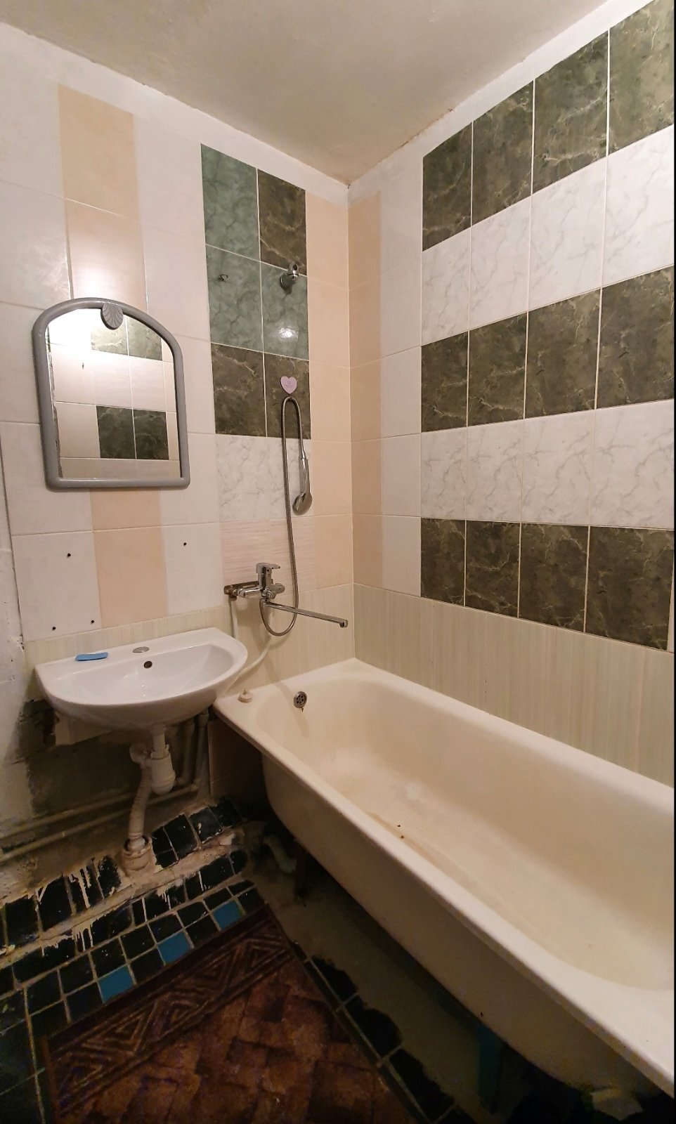 Аренда 1-комнатной квартиры 40 м², Менахем-Мендл Шнеерсона ул., 1
