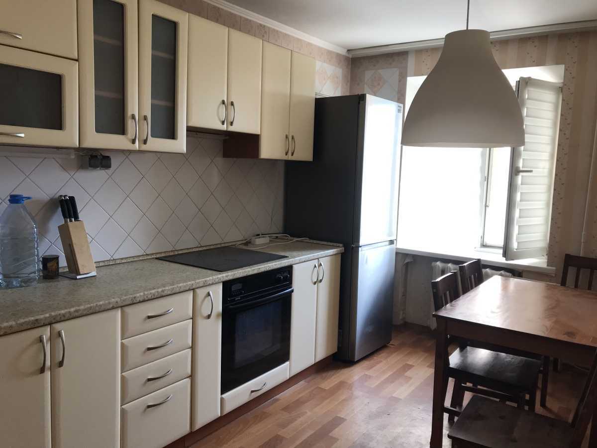 Продаж 3-кімнатної квартири 68.3 м², Празька вул., 22А