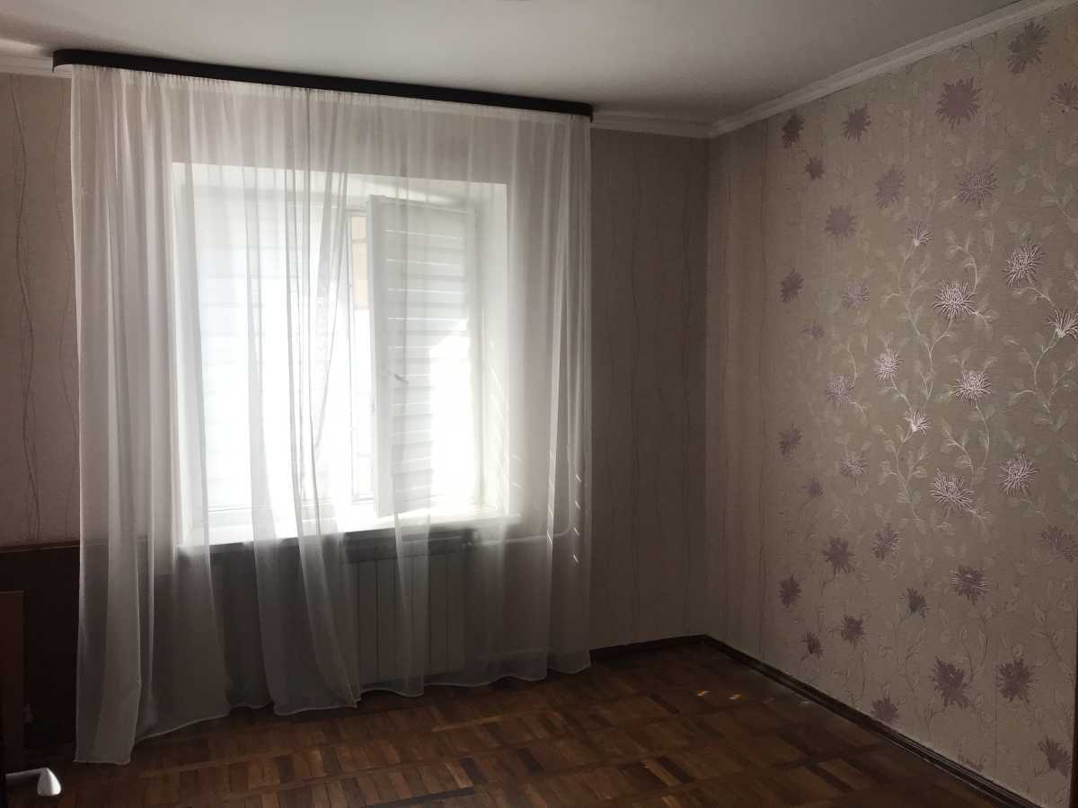 Продаж 3-кімнатної квартири 68.3 м², Празька вул., 22А