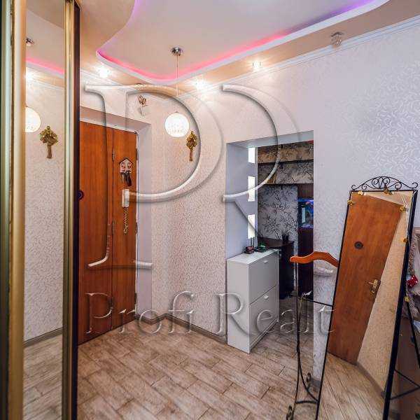 Продаж 1-кімнатної квартири 43 м², Оболонська вул., 35