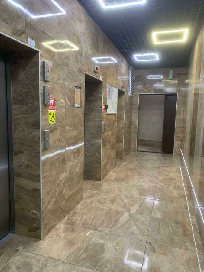 Продаж 2-кімнатної квартири 62 м², Каховська вул., 62А