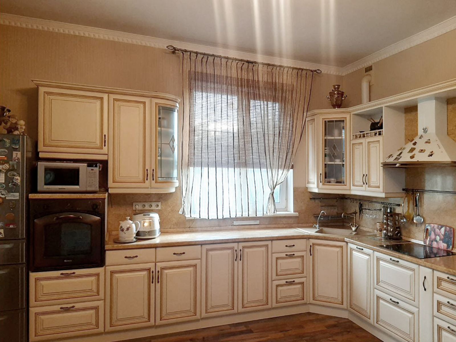 Продаж будинку 297.1 м², Зоряна вул., 1