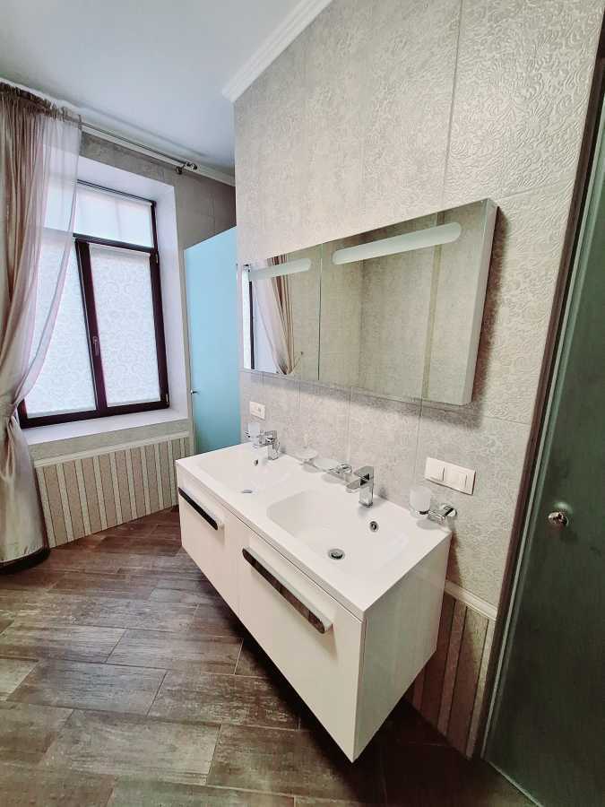 Продажа дома 250 м², Варшавская ул.