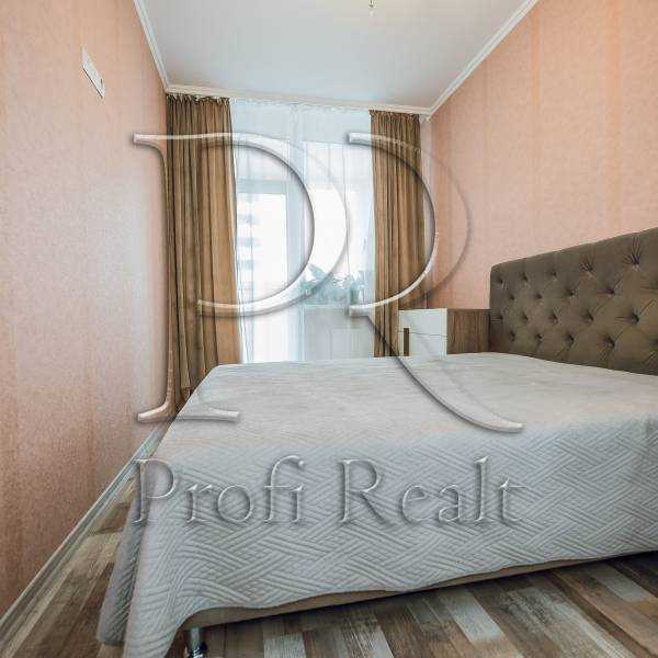 Продаж 2-кімнатної квартири 51 м², Драгоманова вул., 2А