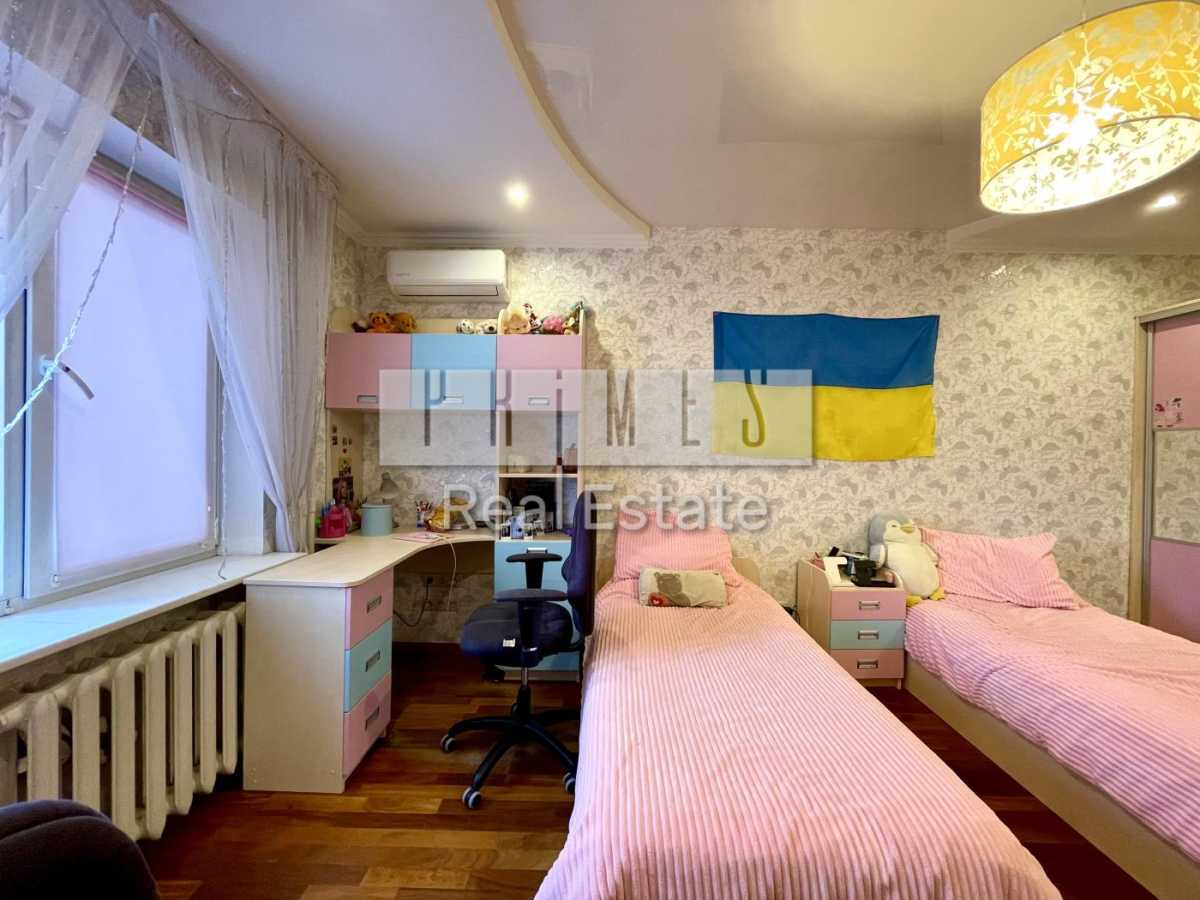 Продажа 2-комнатной квартиры 72 м², Елены Пчилки ул., 4