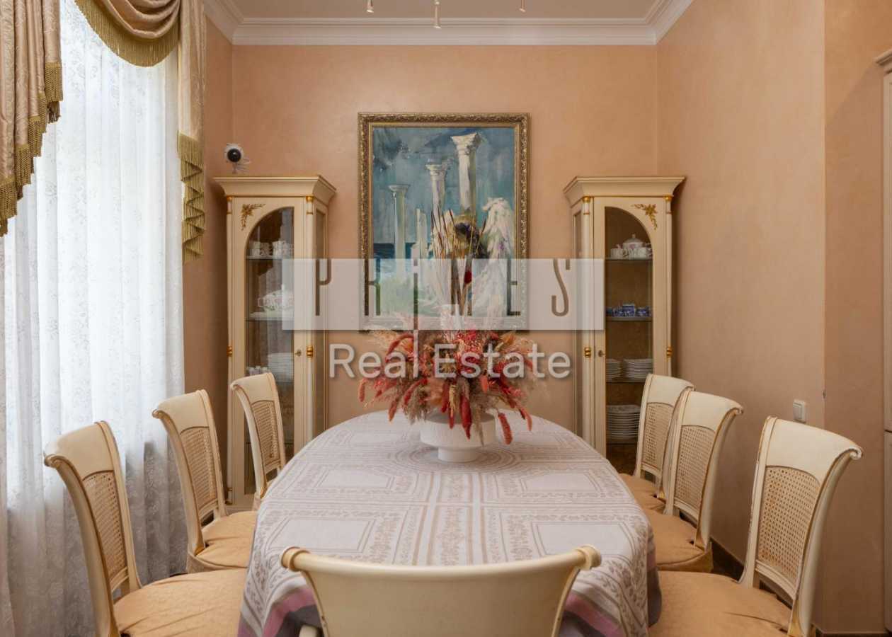 Оренда 3-кімнатної квартири 220 м², Рейтарська вул., 4