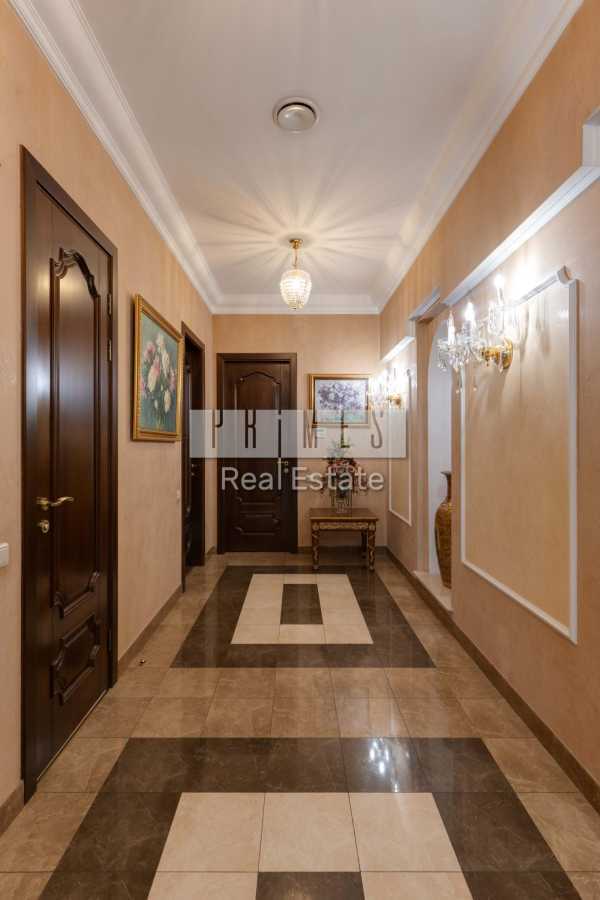 Оренда 3-кімнатної квартири 220 м², Рейтарська вул., 4