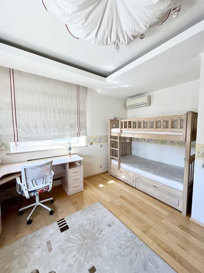 Аренда 3-комнатной квартиры 106 м², Голосеевская ул., 13