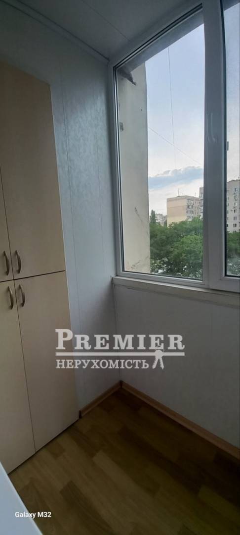 Продажа 3-комнатной квартиры 65 м², Десантный бул.