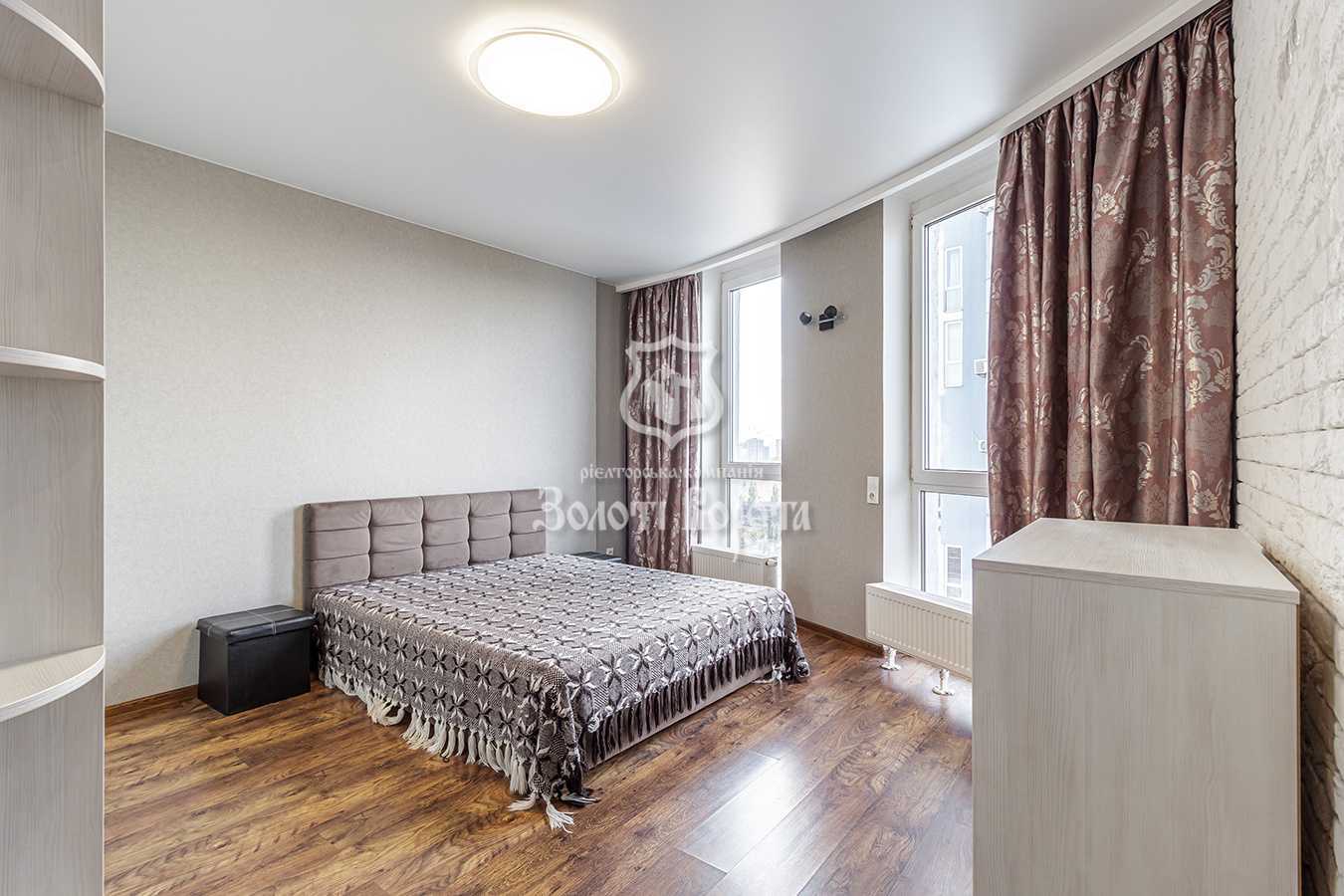 Продаж 1-кімнатної квартири 45.9 м², Соборності просп., 30А