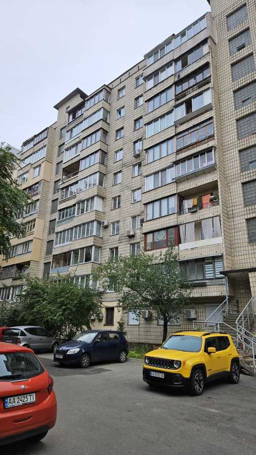 Оренда 3-кімнатної квартири 70 м², Дмитрівська вул., 96-98