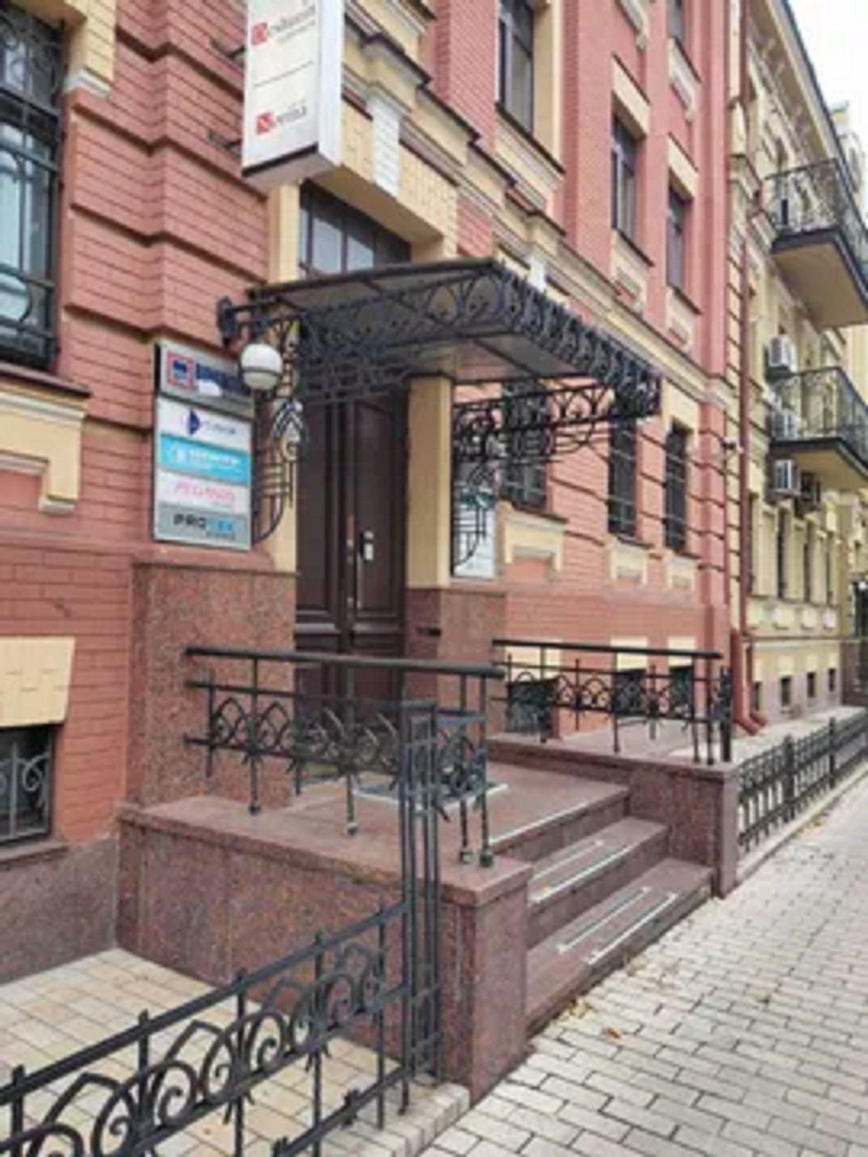 Аренда офиса 105 м², Кирилловская ул., 1