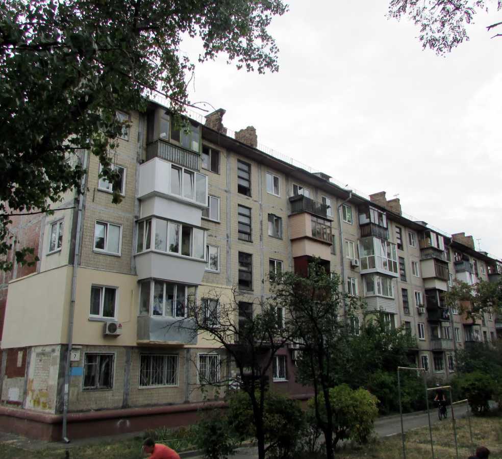 Продажа 2-комнатной квартиры 40 м², Березневая ул., 7