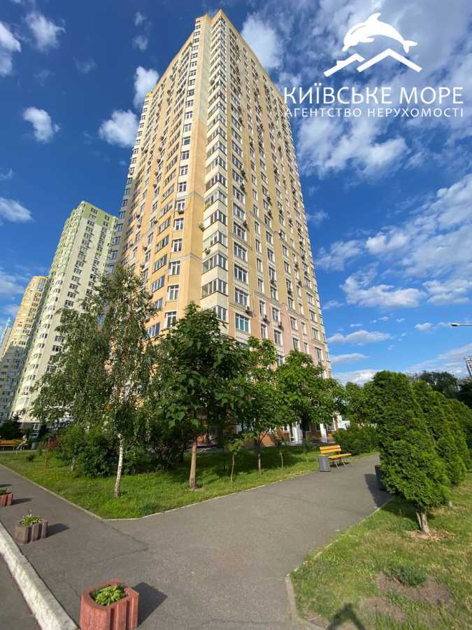 Продаж 1-кімнатної квартири 52 м², Воскресенська вул., 12Б