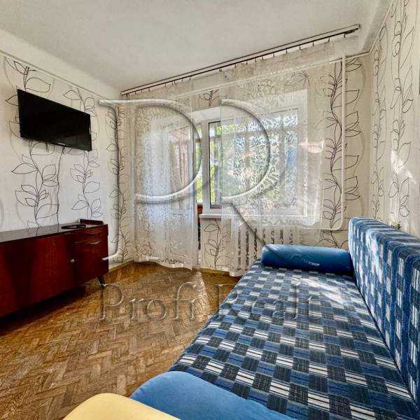 Продаж 2-кімнатної квартири 46 м², Перова бул., 9Б