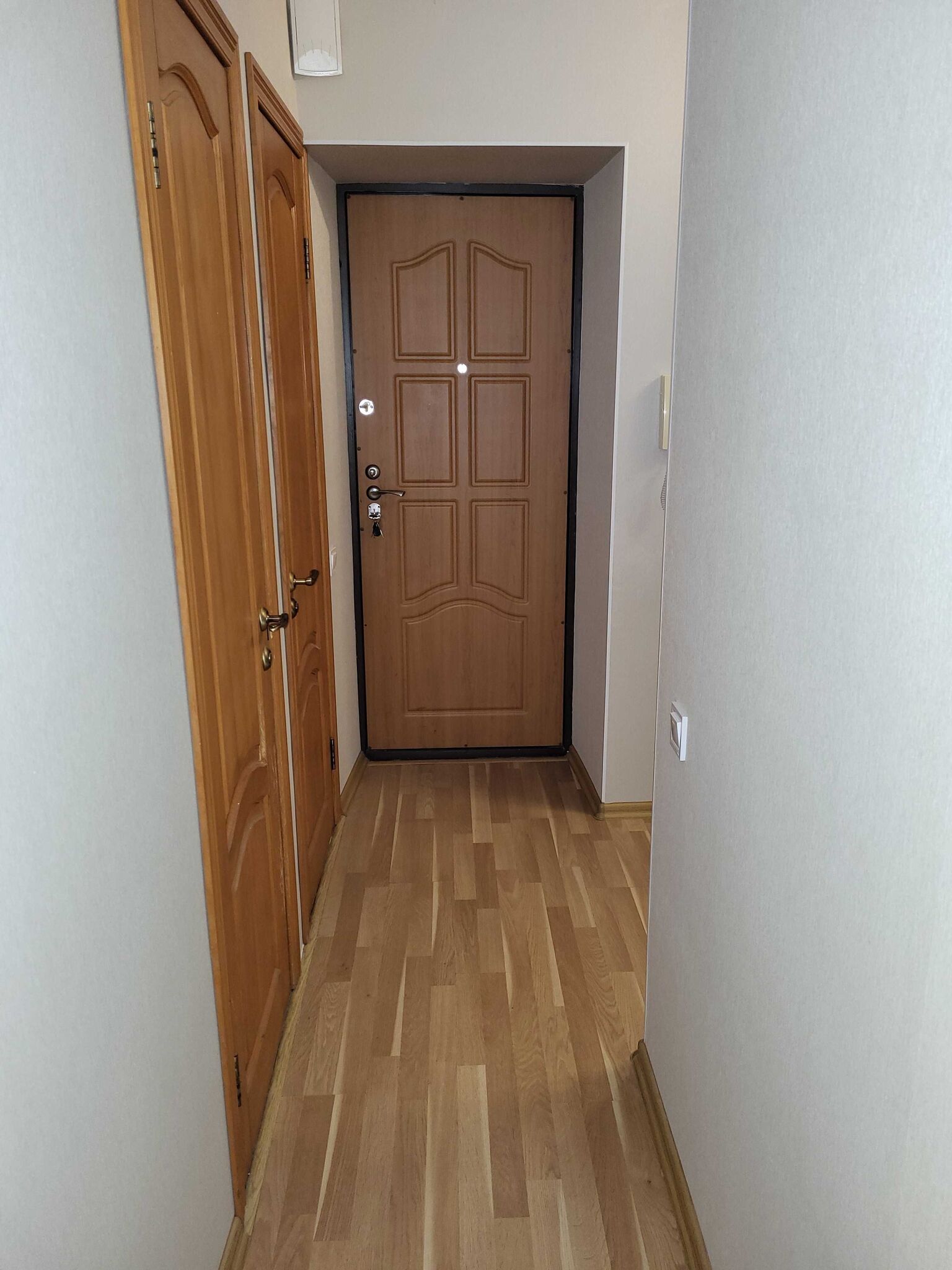 Продаж 4-кімнатної квартири 77 м²