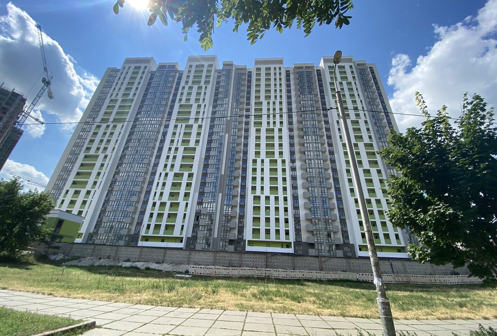 Продажа 2-комнатной квартиры 64 м²