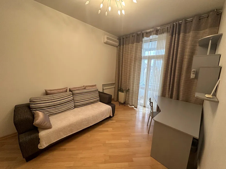 Аренда 4-комнатной квартиры 120 м²