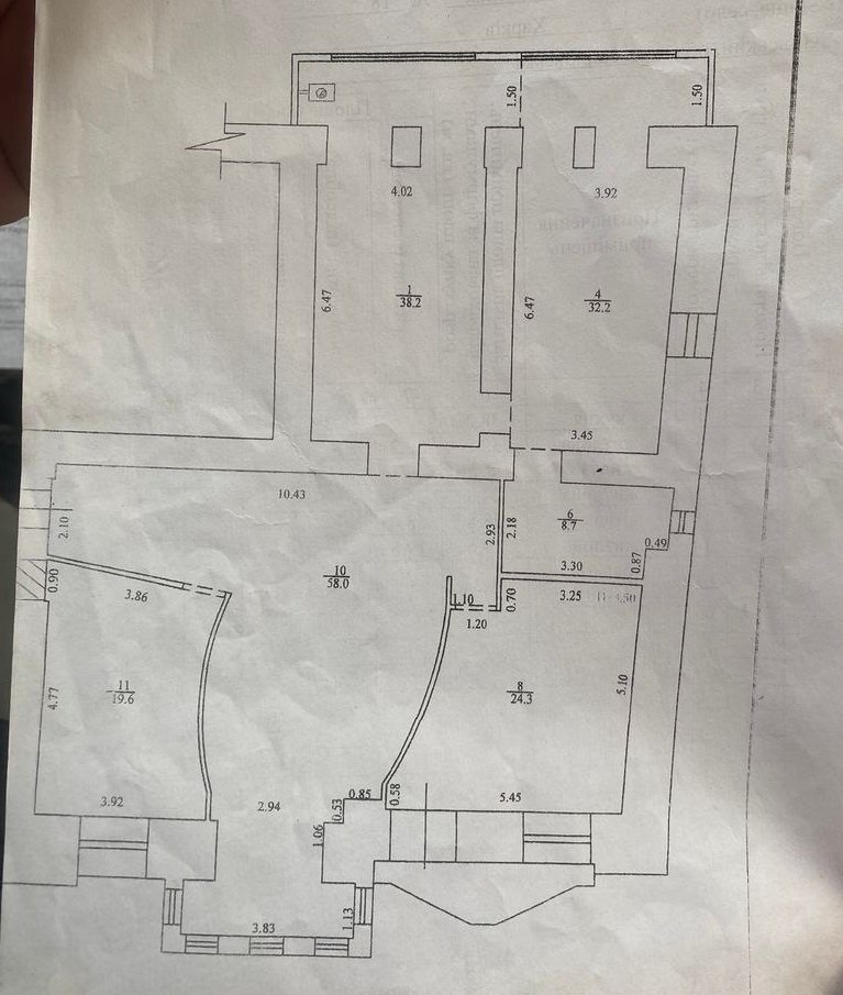 Продаж 4-кімнатної квартири 182 м²