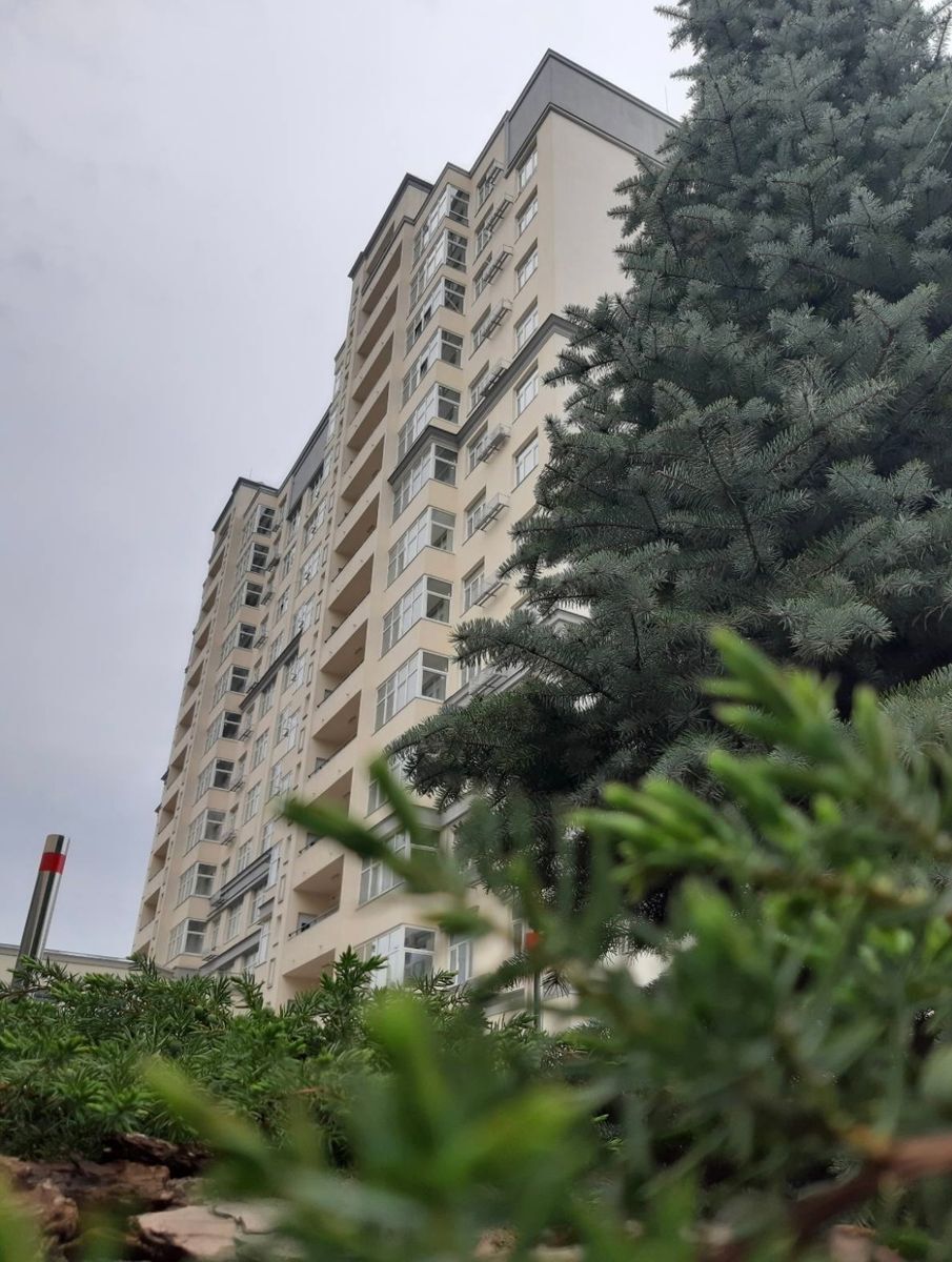 Продаж 1-кімнатної квартири 42.8 м²