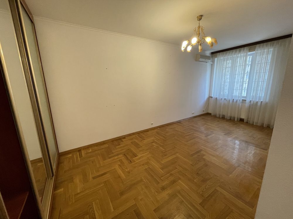 Аренда 4-комнатной квартиры 215 м²