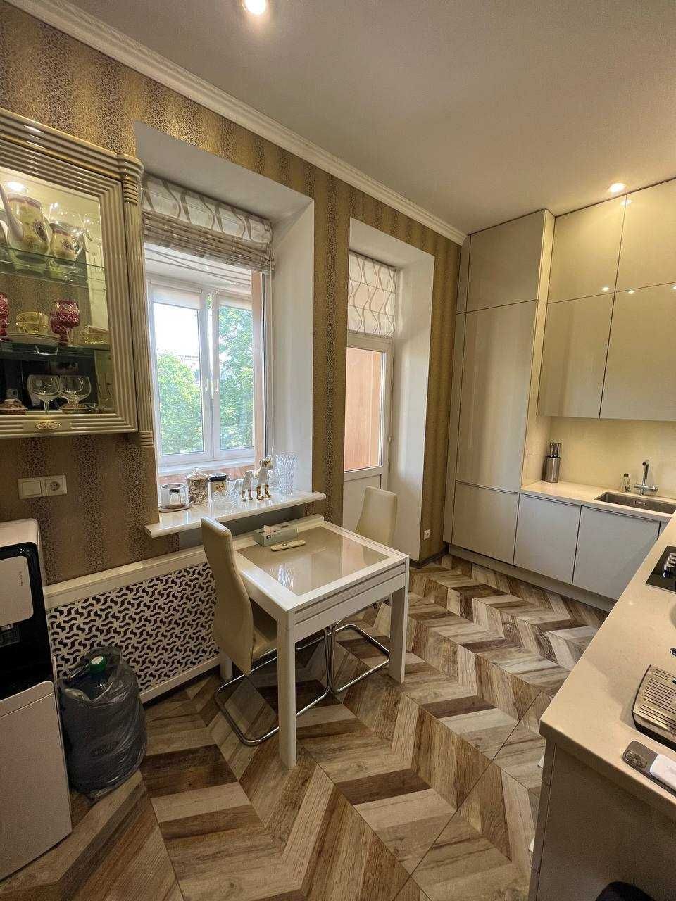 Продажа 2-комнатной квартиры 80 м²