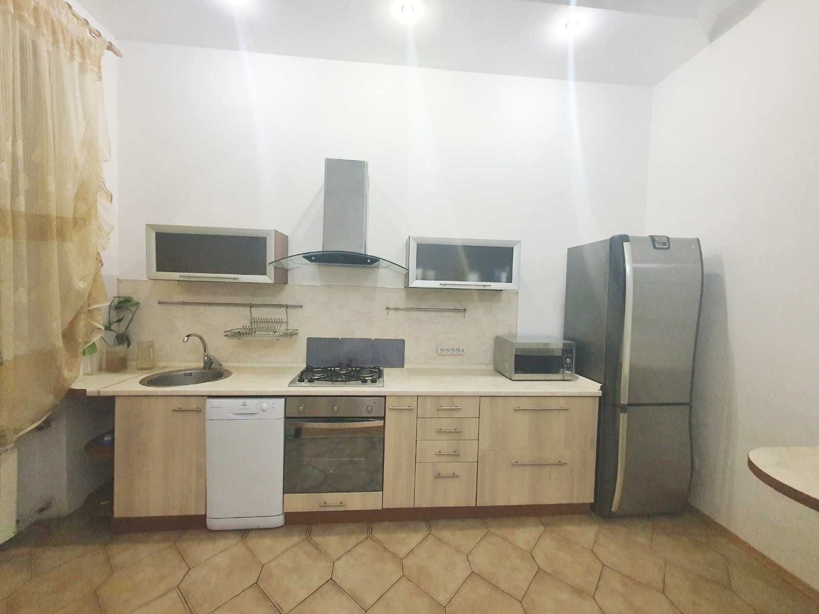 Оренда 3-кімнатної квартири 140 м²