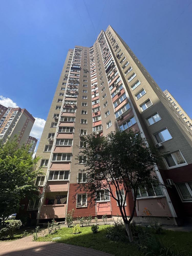 Продаж 2-кімнатної квартири 73 м²