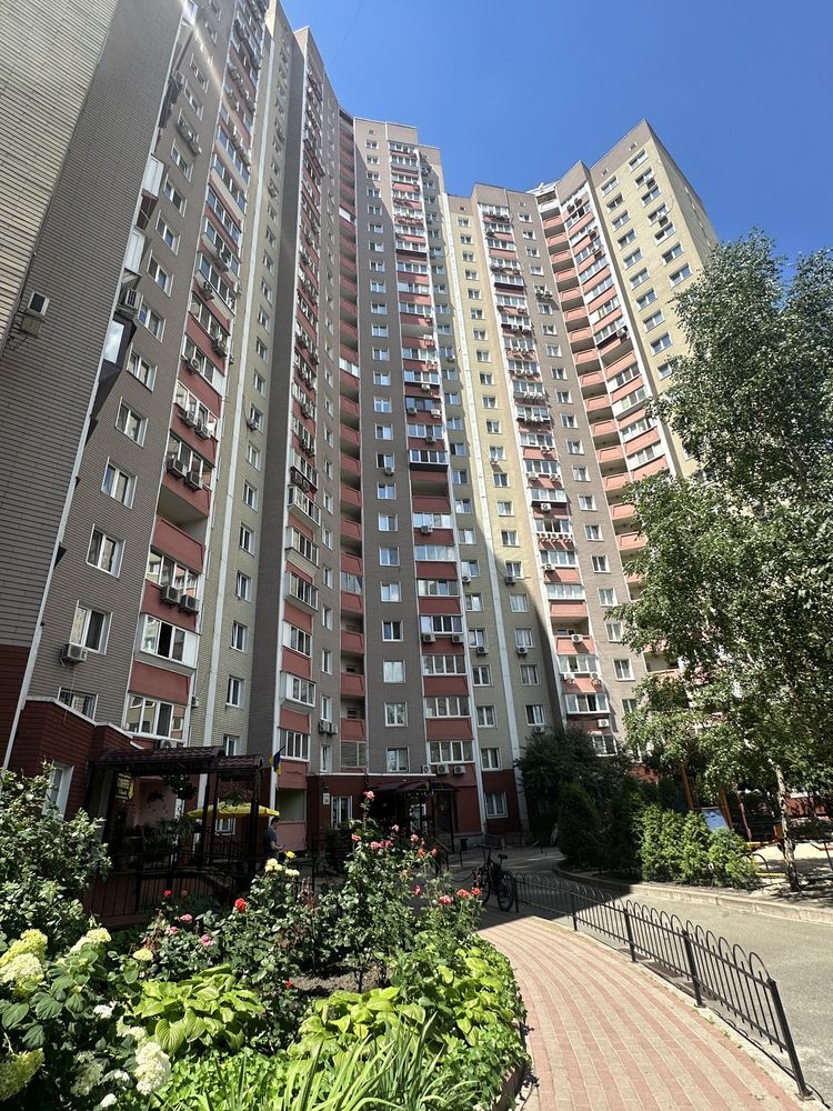 Продаж 2-кімнатної квартири 73 м²