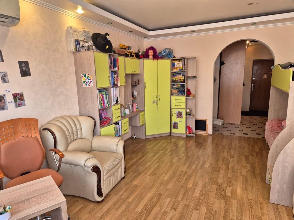 Продаж 2-кімнатної квартири 73 м²