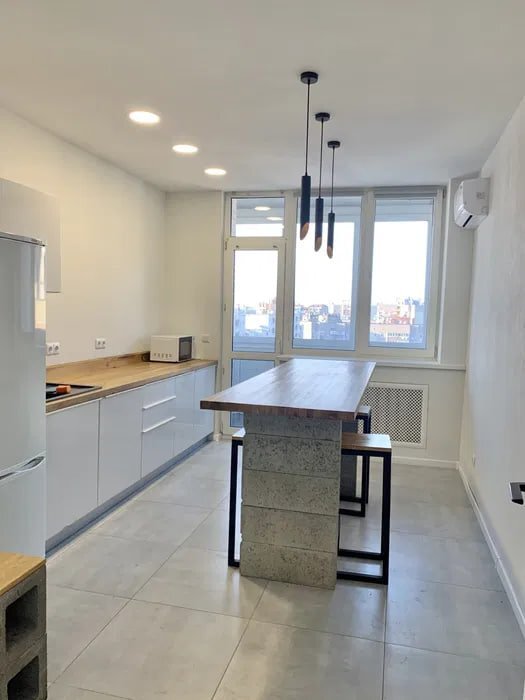 Продаж 5-кімнатної квартири 265 м²